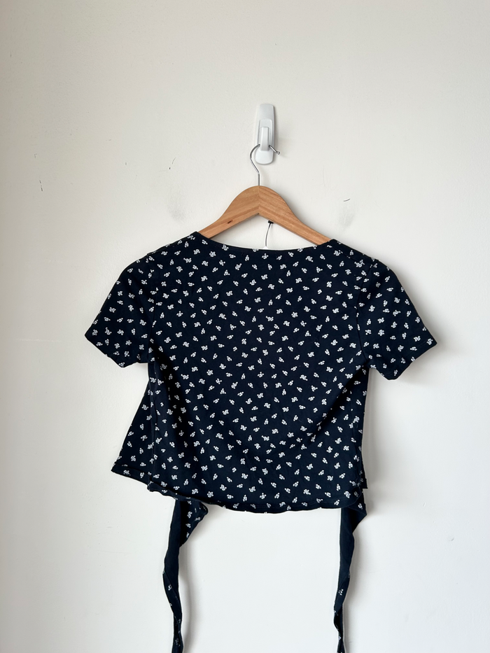 Brandy Melville Short Sleeve Top Size Small