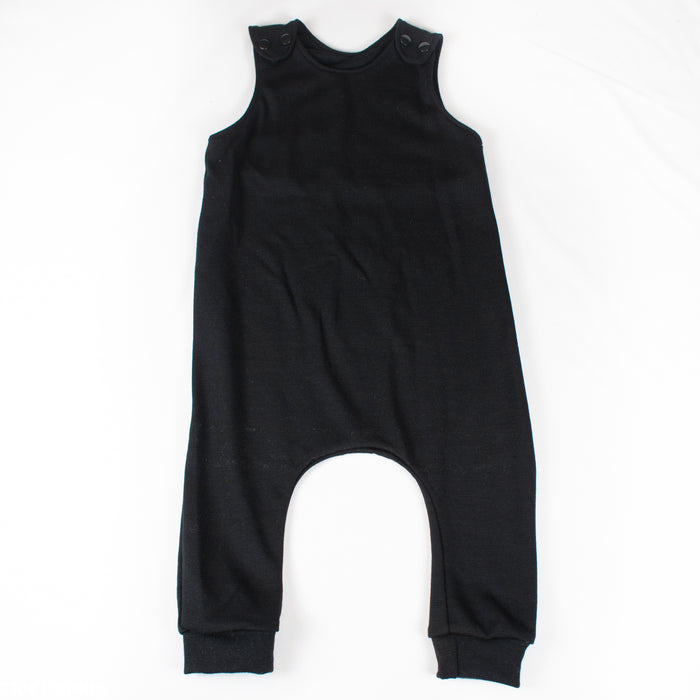 Black / 3-9m