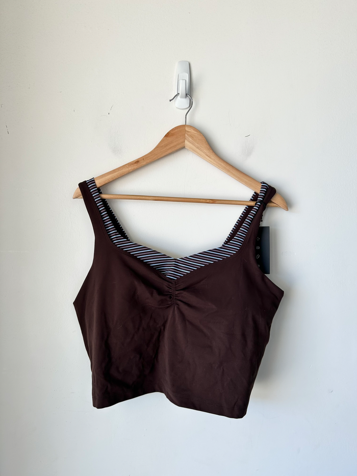 Athletic Top Size Extra Large
