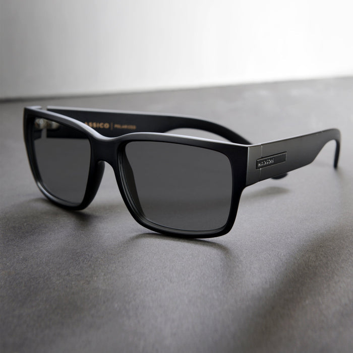 Classico - Black on Black / Grey Polarized