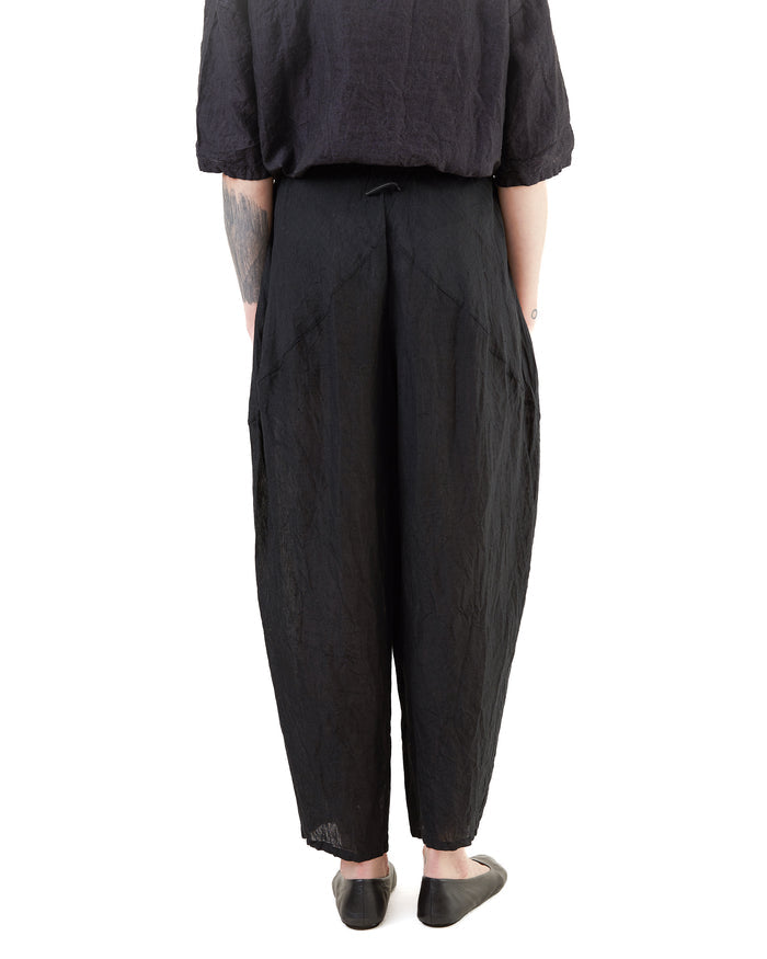 Guptiha 60's Linen Pants in Black
