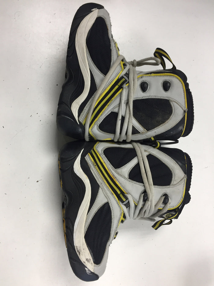 Heelside White Size Specific 3 Used Snowboard Boots