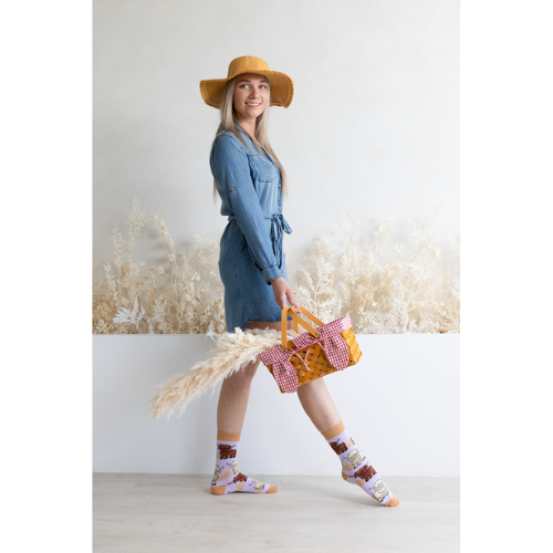 Women’s socks with Highland cow illustrations – perfect gift for farm animal lovers