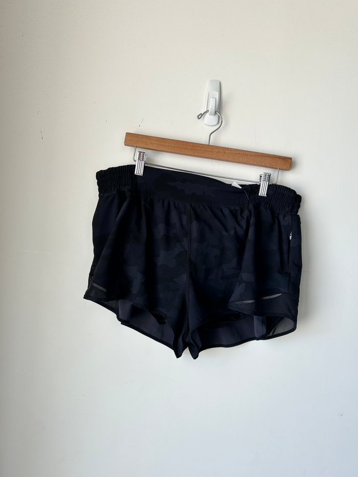 Lululemon Athletic Shorts Size 15/16