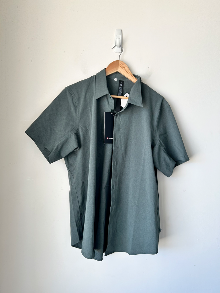 Lululemon Short Sleeve Top Size Large