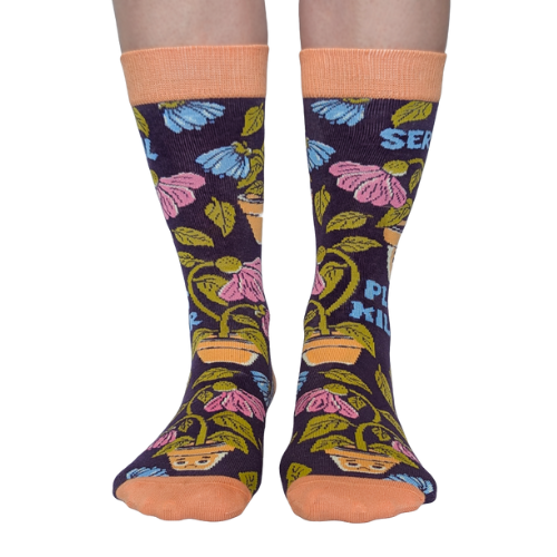 Funny women’s socks featuring ‘Plant Killer’ text – perfect gift for plant lovers with a black thumb