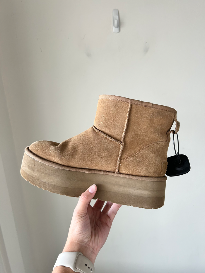Uggs Boots Womens 8